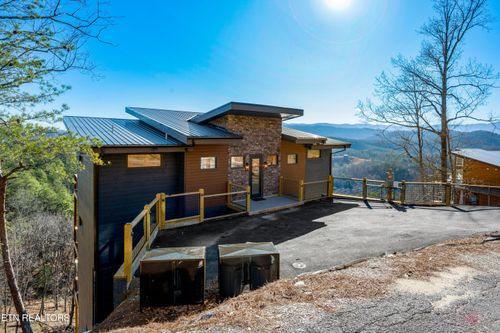 1015 Leslie Way, Sevierville, TN, 37876 | Card Image