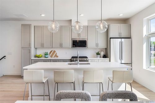 18 Oneida Ct, Denver, CO, 80230-7377 | Card Image