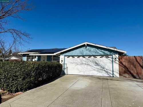 772 Largo Ct, Fairfield, CA, 94533-1418 | Card Image