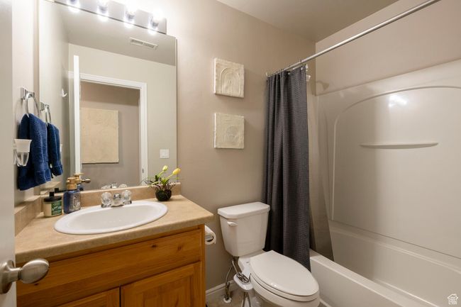 4947 W Calton Ln, Townhouse with 3 bedrooms, 3 bathrooms and 4 parking in South Jordan UT | Image 18