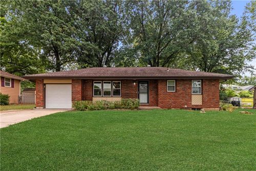 1609 Howard Dr, Independence, MO, 64050-2109 | Card Image