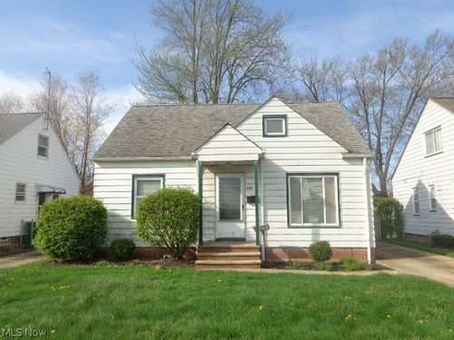 448 E 328th St, Willowick, OH, 44095-3310 | Card Image