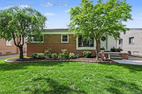 332 E Parker Ave, Madison Heights, MI, 48071-2844 | Card Image