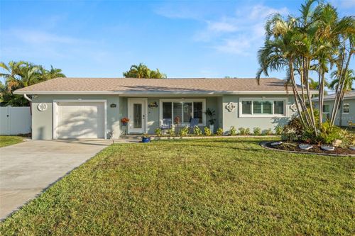 10121 4th St E, TREASURE ISLAND, FL, 33706-3109 | Card Image