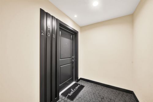 b208-20834 80 Ave, Langley, BC, V2Y3M5 | Card Image