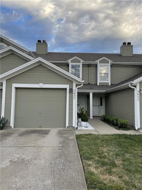 5635 Nw Sunrise Meadow Cir, Lee's Summit, MO, 64064-1262 | Card Image
