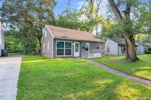 10750 Albany St, Oak Park, MI, 48237-3907 | Card Image