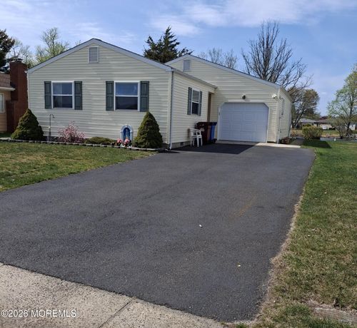 300 Harrington Dr N, Toms River, NJ, 08757-3817 | Card Image