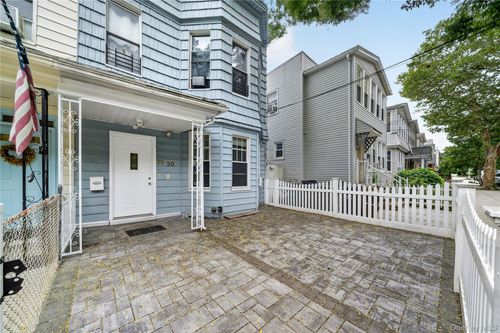 7630 Park Lane S, New York, NY, 11421 | Card Image