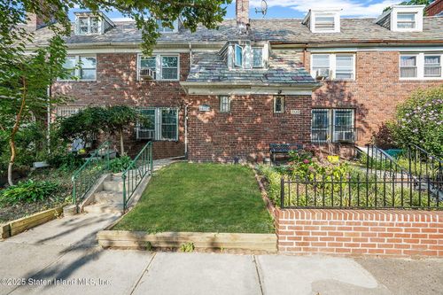 3524 88th St, Jackson Heights, NY, 11372-5642 | Card Image