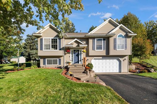 1249 Emily Cir, River Falls, WI, 54022-2098 | Card Image