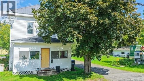 9 Tilley St, St. Stephen, NB, E3L2T1 | Card Image