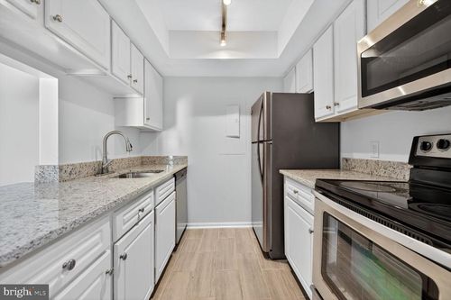 apt-302-18318 Streamside Dr, GAITHERSBURG, MD, 20879-5224 | Card Image