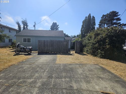 1053 Nopal St, Florence, OR, 97439-8489 | Card Image
