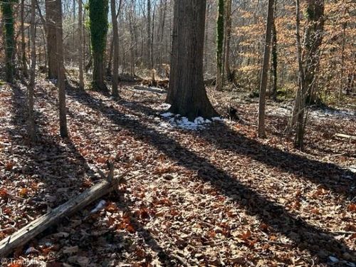 7209 Prentiss Rd, Greensboro, NC, 27409-9618 | Card Image