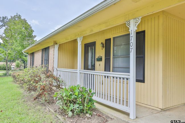 1707 Sampson Dr, House other with 3 bedrooms, 2 bathrooms and null parking in Tyler TX | Image 4