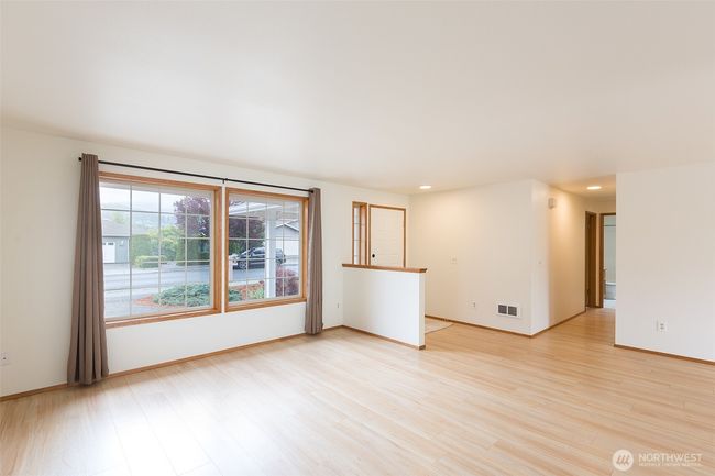 862 E Cedar St, House other with 3 bedrooms, 2 bathrooms and 2 parking in Sequim WA | Image 8