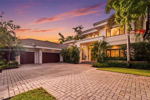 10708 Indian Trl, Cooper City, FL, 33328-5507 | Card Image