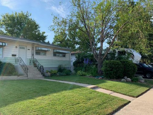 {{alt}} | Card Image