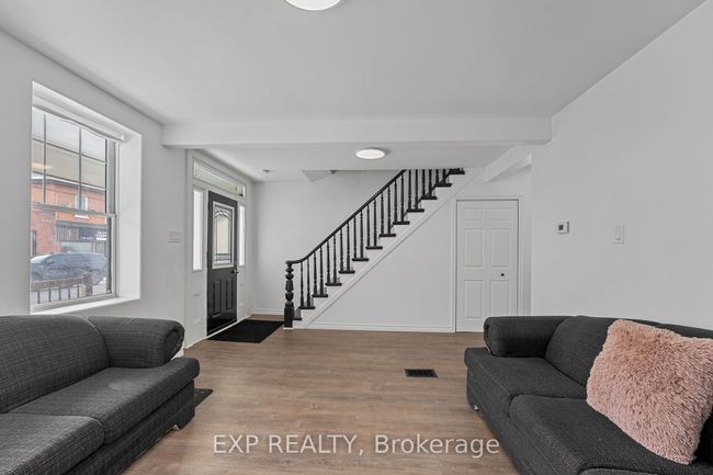 209 Rubidge St, House other with 5 bedrooms, 2 bathrooms and 1 parking in Peterborough ON | Image 4