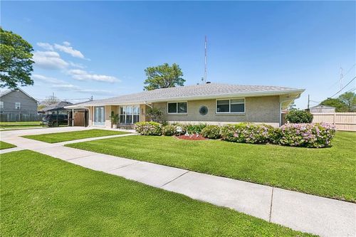 421 E Saint Jean Baptist St, Chalmette, LA, 70043-3243 | Card Image