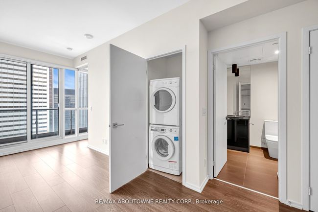 5210 - 70 Temperance St, Condo with 1 bedrooms, 1 bathrooms and null parking in Toronto ON | Image 13