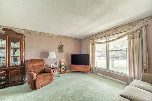 548 E State Road 28, Alexandria, IN, 46001-8916 | Card Image