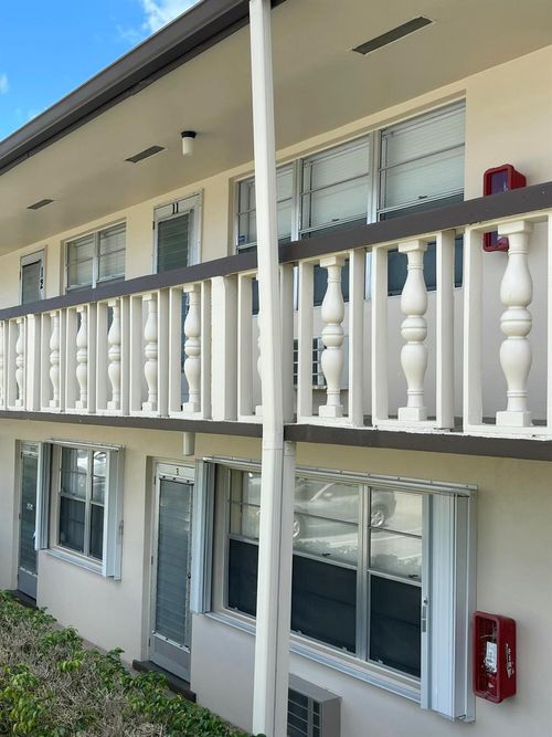 11 Kent A, West Palm Beach, FL, 33417-1702 | Card Image