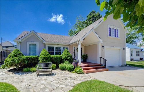 48 Ann St, Elmira, ON, N3B2C6 | Card Image