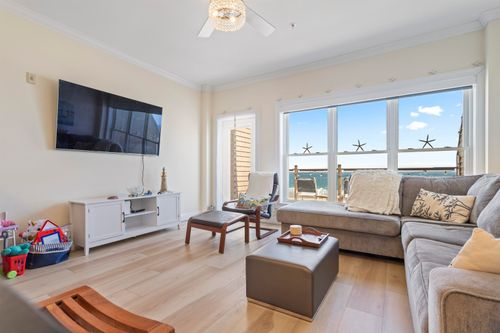 503-275 Ocean Blvd, Hampton, NH, 03842-3723 | Card Image