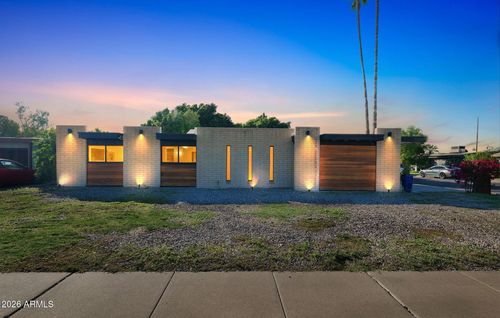 3029 W Shaw Butte Dr, Phoenix, AZ, 85029-2352 | Card Image