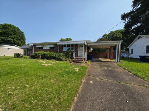 903 Ellington Sq, Portsmouth, VA, 23701-3947 | Card Image