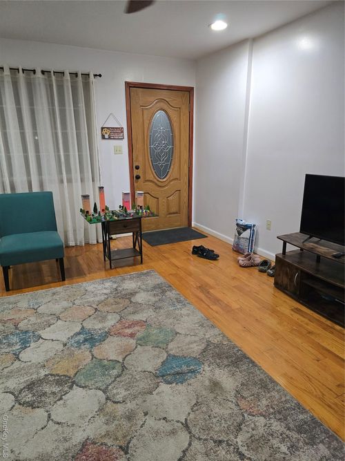 13719 Southgate St, Springfield Gardens, NY, 11413-2628 | Card Image