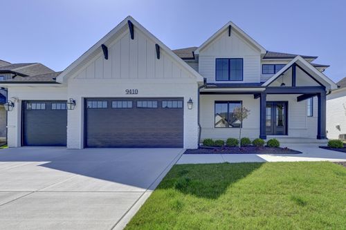 9451 Tall Grass Trl, Saint John, IN, 46373-0672 | Card Image