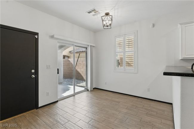 Dining area | Image 9