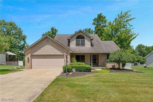 230 Clingan Rd, Struthers, OH, 44471-3104 | Card Image