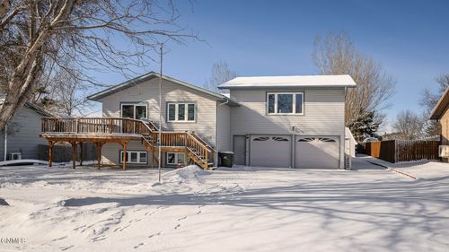 1023 Elbowoods Dr, Hazen, ND, 58545-4913 | Card Image