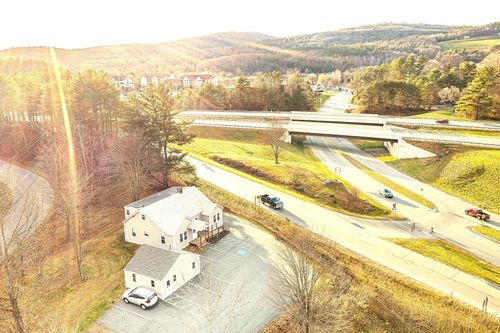 135 Beswick Dr, White River Junction, VT, 05001-6003 | Card Image