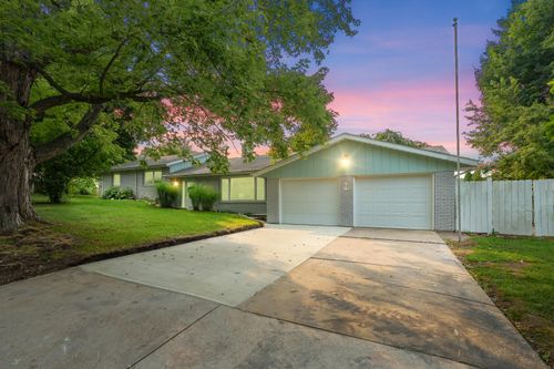 236 E Saint Joseph St, Coloma, MI, 49038-9770 | Card Image