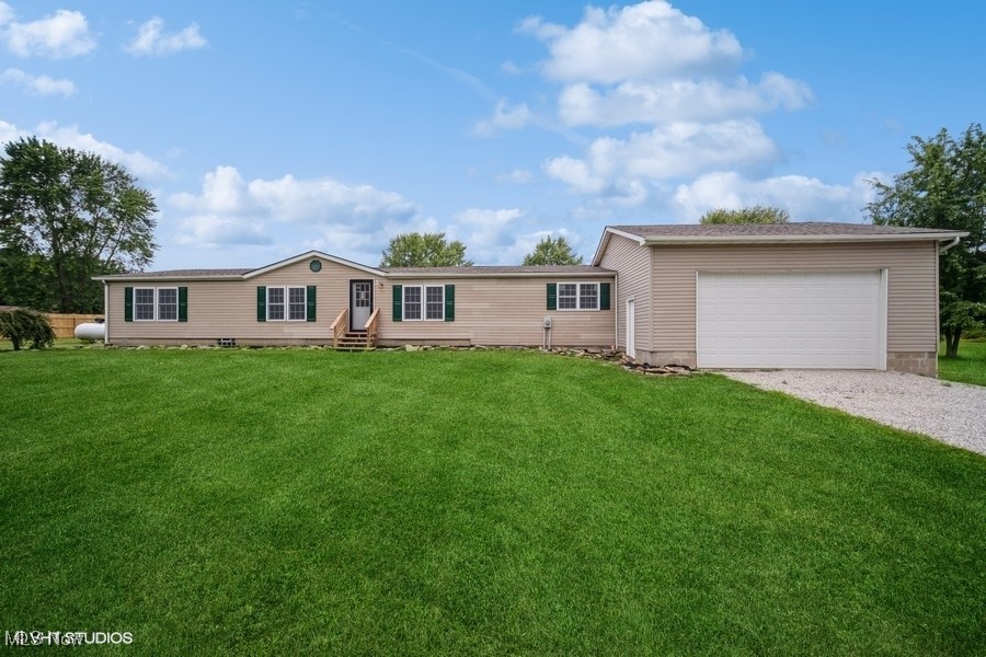 Benton West Rd, Alliance, OH 44601