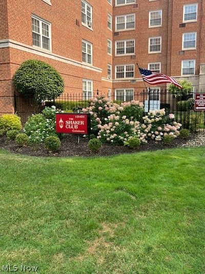 19101 Van Aken Boulevard, Condo with 1 bedrooms, 1 bathrooms and null parking in Shaker Heights OH | Image 2