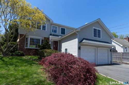 9 Howd Ave, Branford, CT, 06405-3333 | Card Image