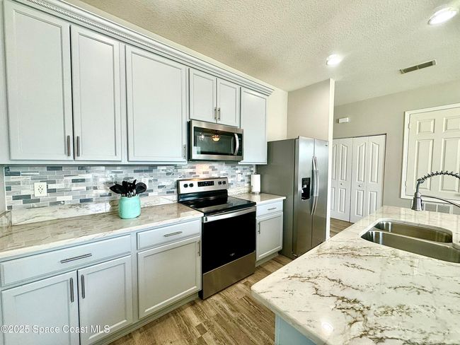 111 Port Royal Ct, House other with 4 bedrooms, 2 bathrooms and null parking in Sebastian FL | Image 9