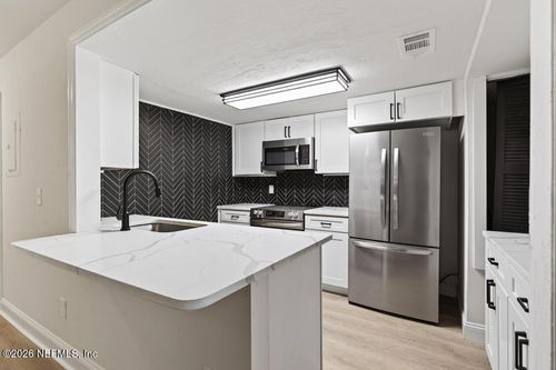 2866 Wonderwood Ln, Jacksonville, FL, 32233-2261 | Card Image