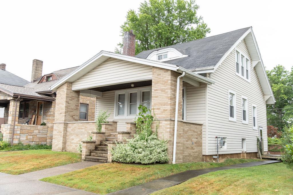 5th St, Moundsville, WV 26041