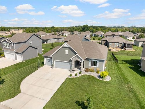 18913 Ocheltree St, Spring Hill, KS, 66083-8475 | Card Image