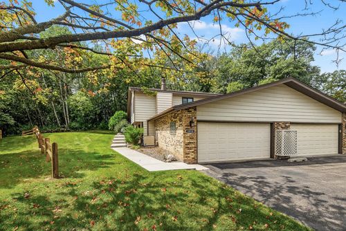 1010 Zanzibar Ln N, Plymouth, MN, 55447-3140 | Card Image