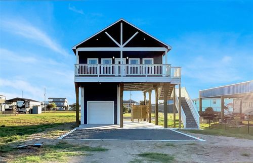 979 S Selwyn Rd, Crystal Beach, TX, 77650-3634 | Card Image