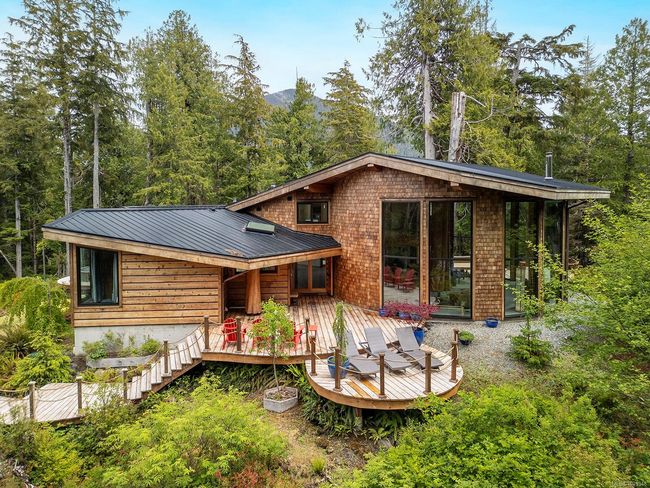 0 Neilson Island, House other with 4 bedrooms, 3 bathrooms and null parking in Tofino BC | Image 5