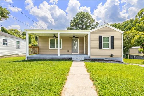 315 W End Blvd, Emporia, VA, 23847-1631 | Card Image